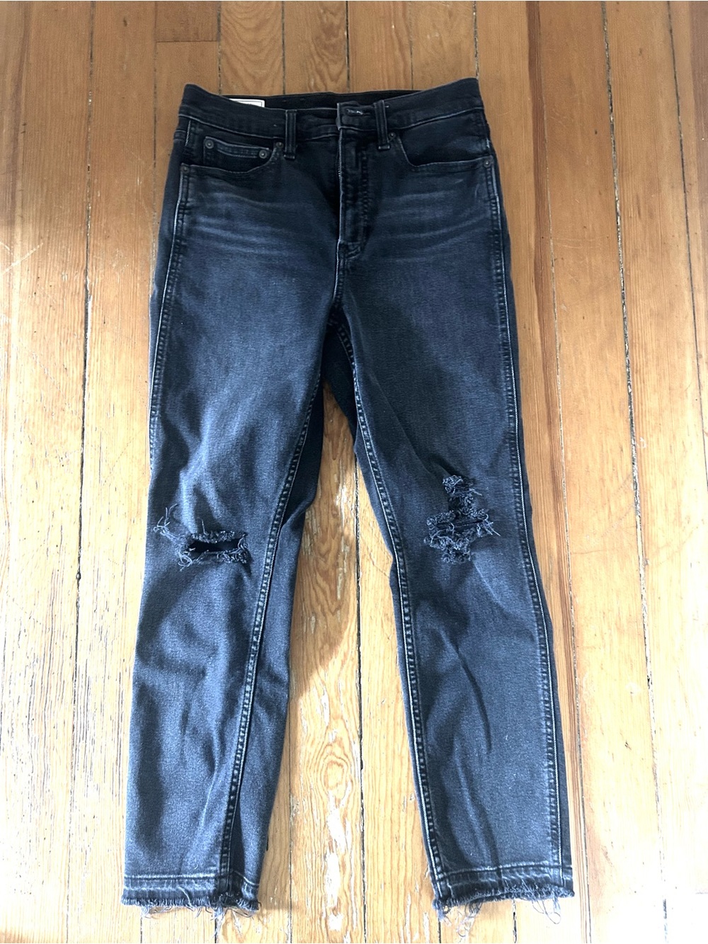 GAP Women's Black Distressed Skinny Jeans
